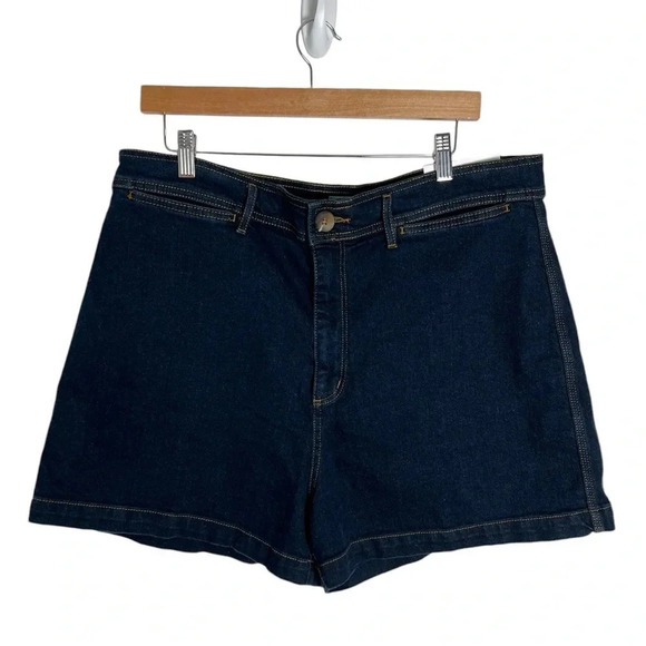 LOFT Pants - LOFT Welt Pocket Denim Shorts in Refined Dark Indigo Wash Size 32/14